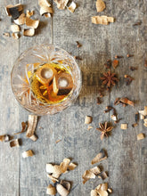 Load image into Gallery viewer, Whiskey Lovers Gift Set
